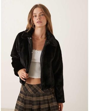 Jdy Cropped Collared Faux Fur Jacket - Black