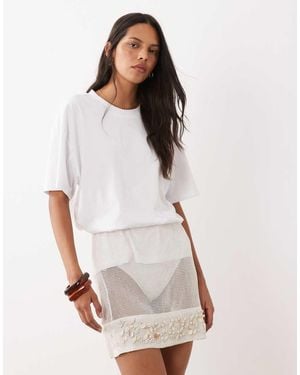 ASOS Minifalda De Croché Transparente Con Ribete De Conchas Sintéticas En - Blanco
