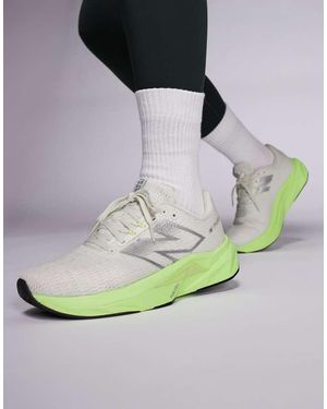 New Balance Fuelcell Propel Running Trainers - Green