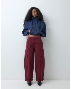 ASOS Pantalón Cargo Con Bajo Vuelto Y Detalle De Bolsillos En-Rojo