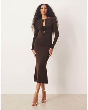 Pretty Lavish Slinky Stretch Keyhole Corsage Detail Midaxi Dress - Natural