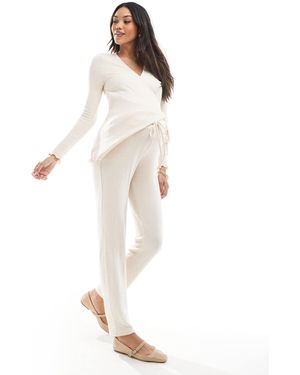 Mama.licious Mamalicious Maternity Supersoft Tapered jogger Co-ord - White