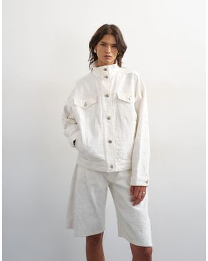 TOPSHOP – jeansjacke im used-look - Weiß