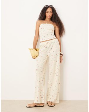 ASOS Pantalones Amarillo Limón De Pernera Ancha Con Estampado De Florecitas De Tejido Gofrado De (Parte De Un Conjunto) - Neutro