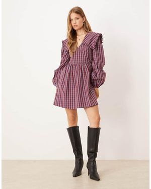 Glamorous Aangerimpelde Mini Jurk Met Lange Mouwen En Dramatische Kraag - Roze