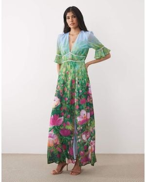 Hope & Ivy Vestido Maxi Con Cuello De Pico, Detalle De Volante, Manga Corta Y Abertura Delantera En Estampado Floral Verde