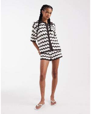 4th & Reckless Gehaakte Gebreide Strandshort Met Zigzagmotief - Wit