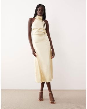 Pretty Lavish – hochgeschlossenes midaxi-kleid aus satin - Natur