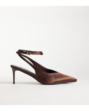 SIMMI Simmi London Schoenen Met Brede Pasvorm Sonika Met Strikbanden En Hak - Bruin