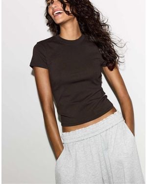 Stradivarius Basic Short Sleeve Round Neck T-Shirt - Black