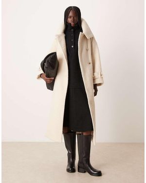 Vila Cappotto Premium Elegante Color Crema Bouclé Con Collo A Imbuto - Neutro
