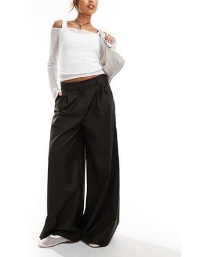 Collusion Wide Leg baggy Tailored Trousers - White