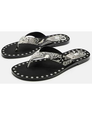 Pull&Bear Platte Sandalen Met Studs En Contrast - Wit