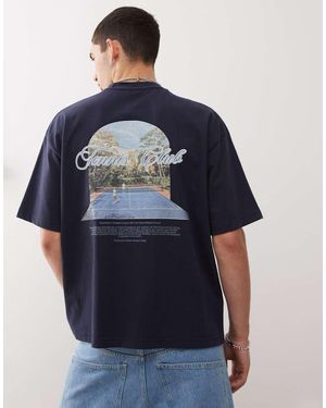 Prohibited T-Shirt Met Grafische Grand Match-Tennisprint - Blauw