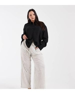 ONLY Gestreepte Broek Met Elastische Taille - Zwart