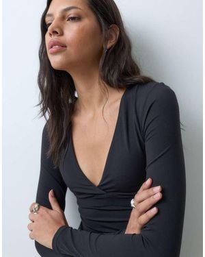 Tala Dayflex V Neck Top - Black