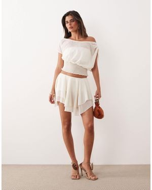 The Frolic – exclusive – gestufter, asymmetrischer minirock aus chiffon - Natur
