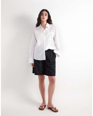 Balmohk Pantalones Cortos Negros Estilo Bermudas - Blanco