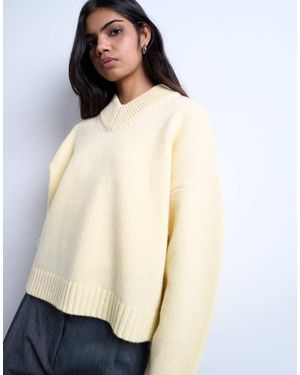 TOPSHOP Jersey Amarillo De Corte Depurado Con Cuello De Pico De Punto De Lana De Cordero Premium De - Neutro