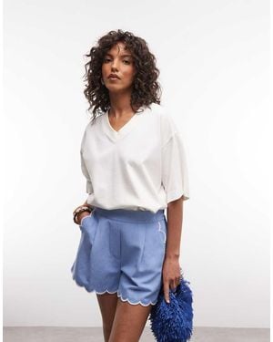 River Island Scallop Edge Detail Shorts - White