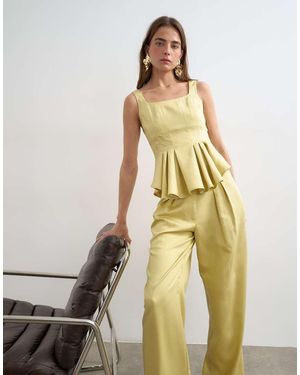 TOPSHOP Curve Hem Tailored Top - Yellow
