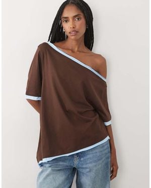 ASOS Top Met Blote Schouders En Contrast - Bruin