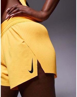 Nike Aeroswift - Geel
