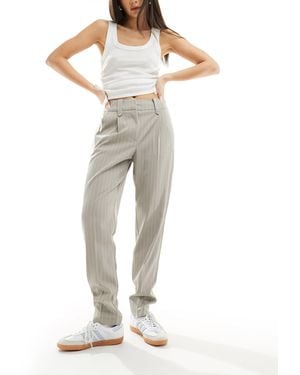 Vero Moda Tapered Pants With Pleat Front - Grey