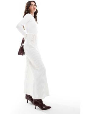 4th & Reckless Ribbed Knit Pleat Skirt Detail Tie Waist Maxi Dress - White