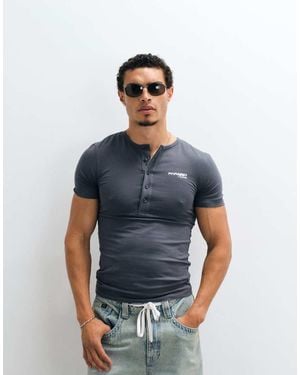 ASOS Aansluitend Henley T-Shirt Met Print Op De Borst - Blauw