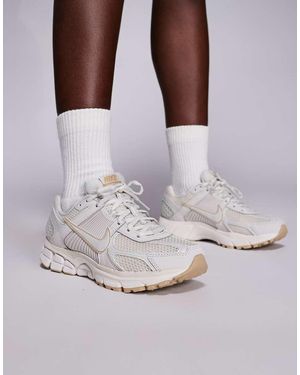 Nike Zoom Vomero 5 Trainers - Grey