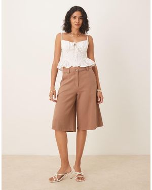 ASOS Pantalones Cortos Color Moca Lavado De Corte Alargado Con Diseño De Paneles De -Marrón - Neutro