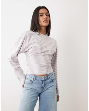 Cotton On Top De Manga Larga Batwing Blair A Rayas Finas Estilo Babydoll-Gris - Blanco