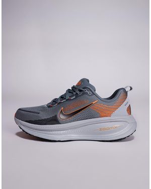 Nike Vomero 18 - Grijs
