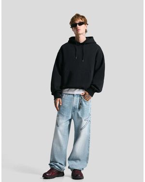 Bershka – weite, bestickte jeans - Blau