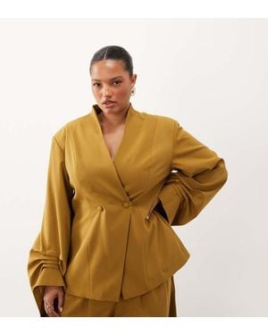 ASOS Curve Blazer Met Geplooide Mouwdetails - Bruin