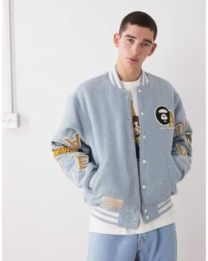 Aape By A Bathing Ape Chaqueta Bomber De Estilo Universitario Con Bordados En Las Mangas De Aape By A Bathing Ape - Azul
