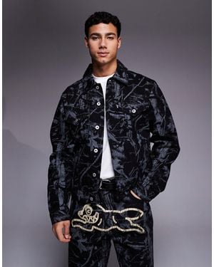 ICECREAM – trucker-jeansjacke aus dunklem denim mit military-baum-muster, kombiteil - Grau