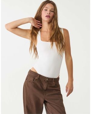 Stradivarius – er body mit eckigem ausschnitt - Weiß