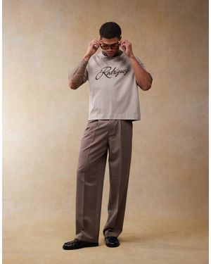 ASOS T-Shirt Oversize Squadrata Con Scritta E Bordi A Contrasto - Neutro