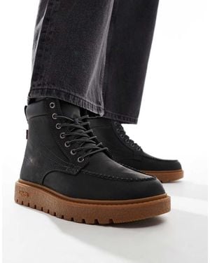 Levi's Abner Lace Up Boots With Gumsole - Black