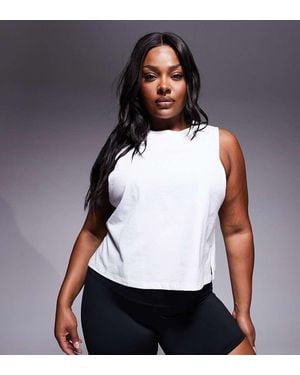 4505 Curve Drop Armhole Cropped Cotton Vest With Quick Dry Finish - White