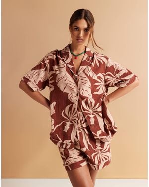 ASOS – hemd aus musselinstoff mit palmenprint, kombiteil - Braun