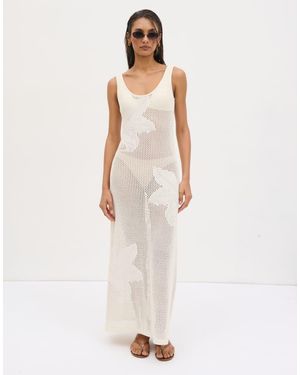 Pretty Lavish Vestido Largo Con Diseño Floral Y Cuello Ancho De Punto Calado-Blanco