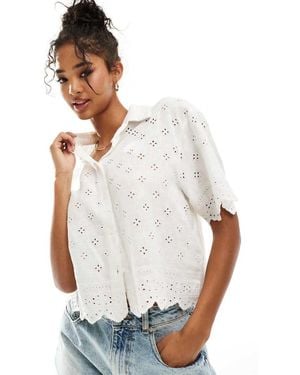 Abercrombie & Fitch Short Sleeve Scallop Shirt - White