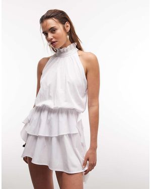 Aria Cove Vestido Corto Escalonado Con Cuello Alto, Volantes Y Detalle Drapeado De - Blanco