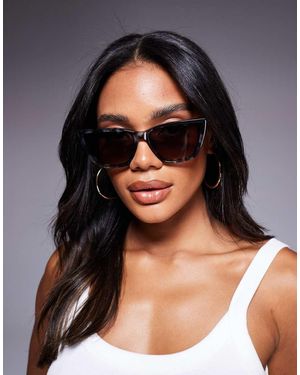 Quay Gafas De Sol Efecto Carey De Estilo Ojos De Gato Con Lentes Ahumadas Call The Shots Remixed De Quay - Gris