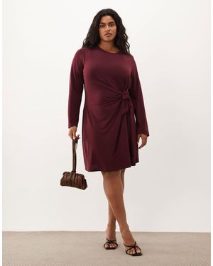 Vero Moda Robe mi-longue à manches longues avec détail noué bordeaux - Rouge
