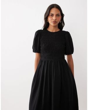 New Look Midikleid mit puffärmeln und smokpartie - Schwarz