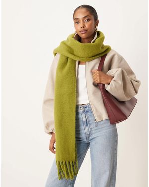 ASOS – gewebter, flauschiger fransenschal - Grün